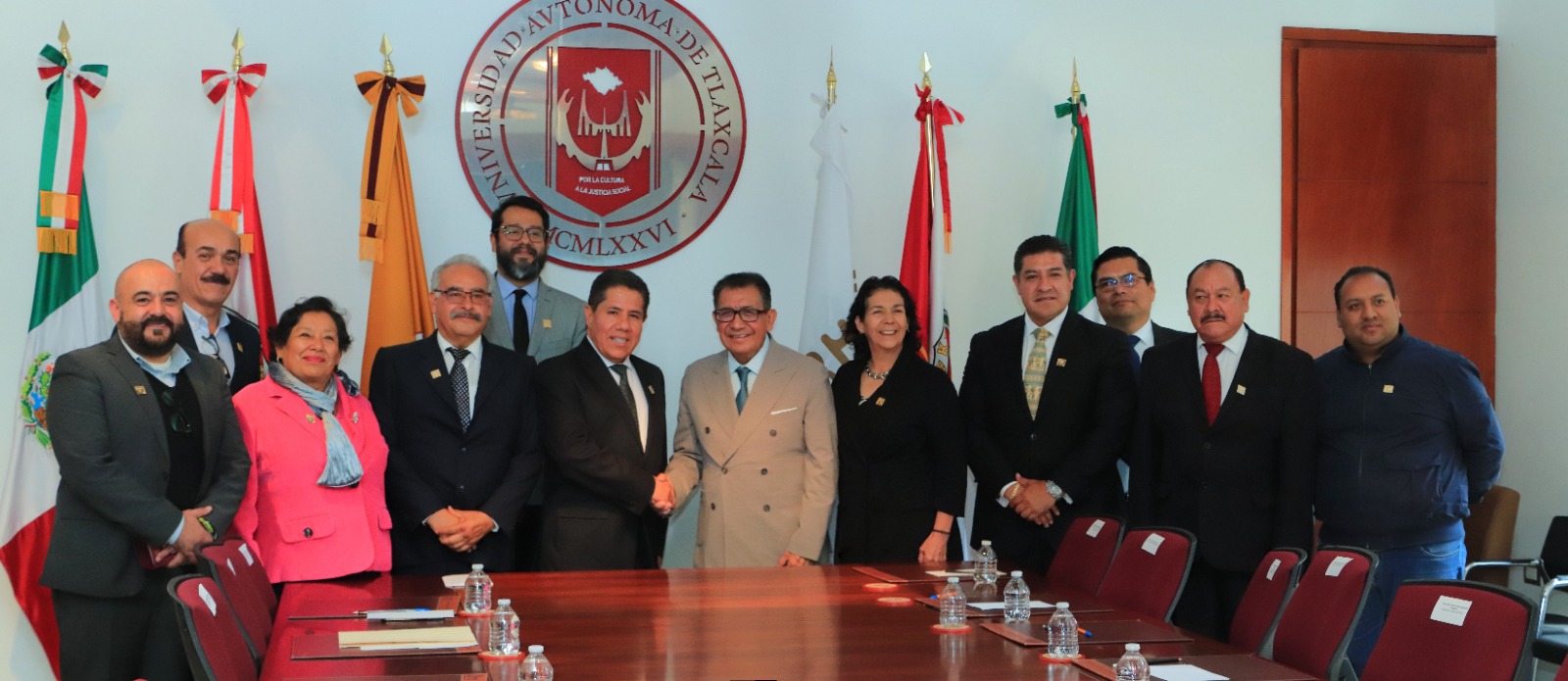 UATx y COBAT firman acuerdo de colaboración para elevar cobertura en el nivel superior
